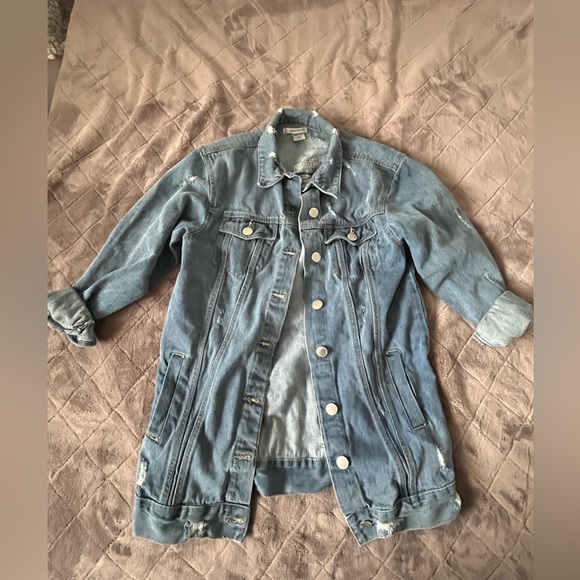 Revamped women’s distressed denim jacket - Picture 1 of 3